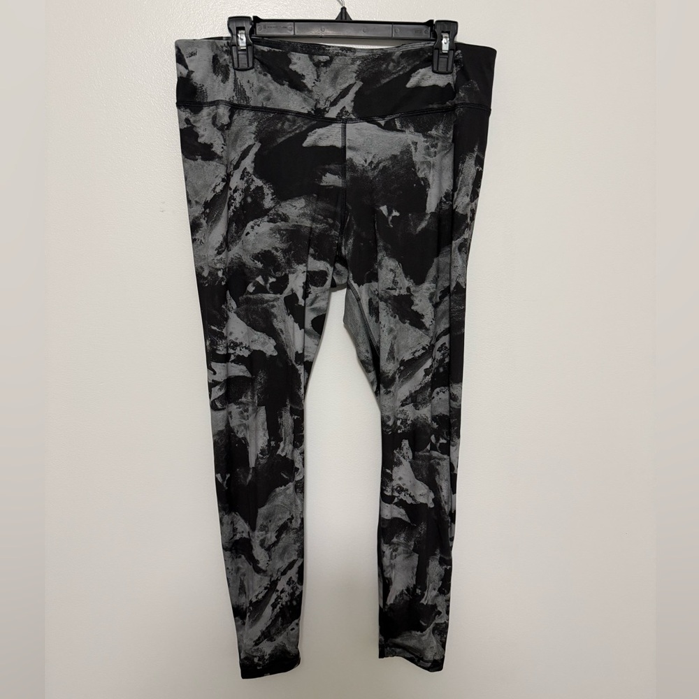 Reebok Women's Black and Gray Workout Leggings